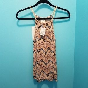 Sweet Wanderer Tank Top with corded sleeves